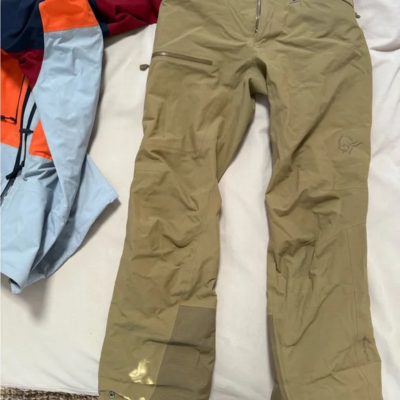 Norrøna women’s ski technical jacket & tech ski pants. - Picture 11 of 15